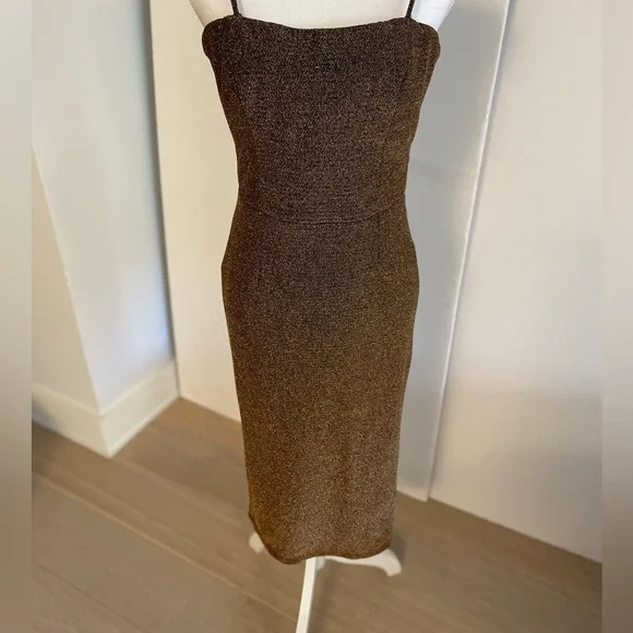 Dress The Population - Picture 4 of 6